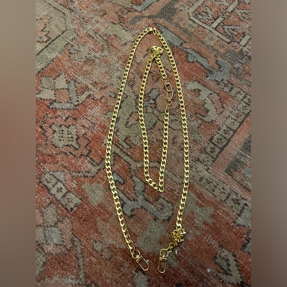 Bundle of 2 gold purse chains